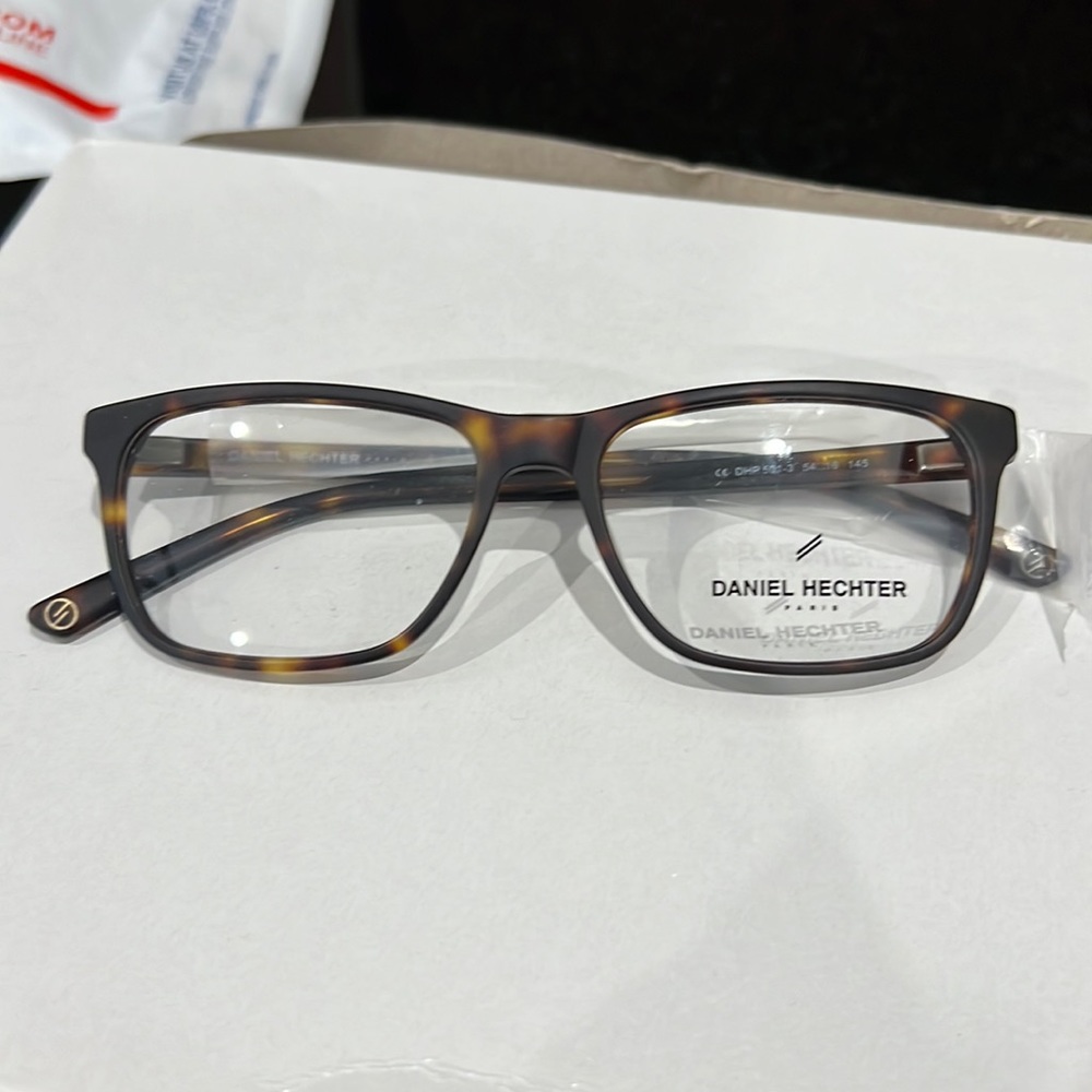 Brand new Authentic Daniel Hechter Eyeglasses Case & Wipe included